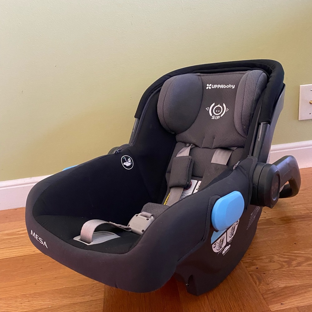 Uppa Baby Mesa Car seat